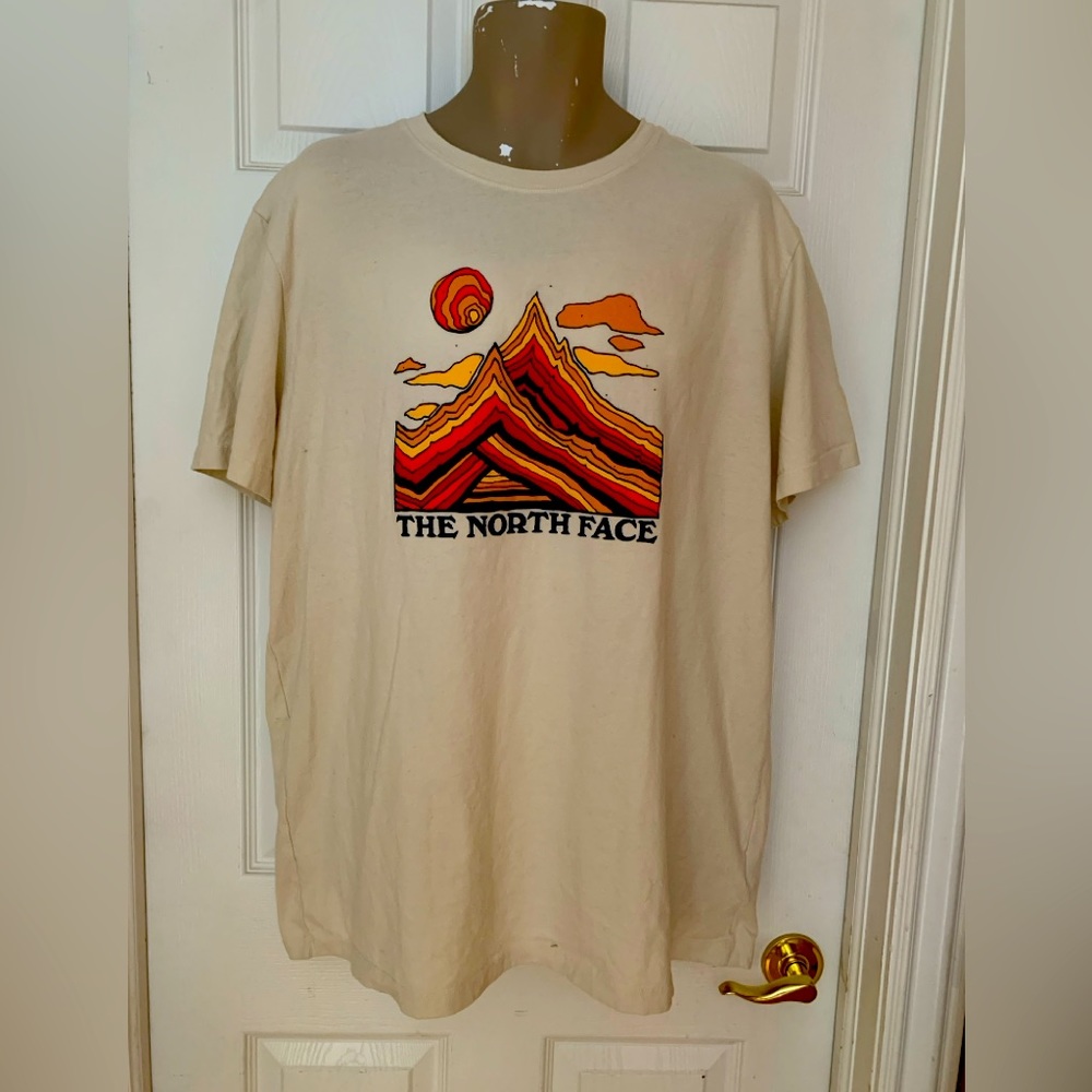 The North Face Mens XXL Short Sleeve Tshirt, cream